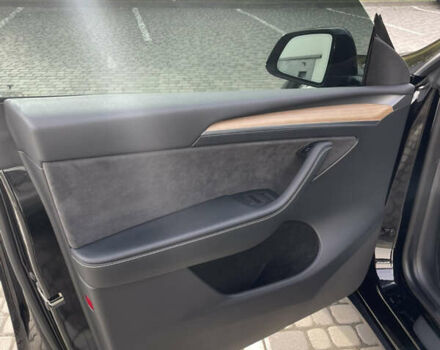 Черный Тесла Model Y, объемом двигателя 0 л и пробегом 31 тыс. км за 25990 $, фото 35 на Automoto.ua