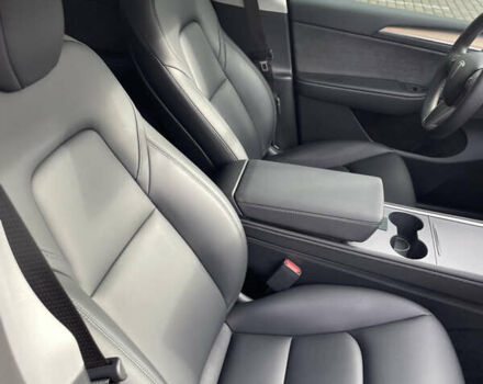 Черный Тесла Model Y, объемом двигателя 0 л и пробегом 31 тыс. км за 25990 $, фото 24 на Automoto.ua