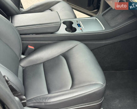 Черный Тесла Model Y, объемом двигателя 0 л и пробегом 68 тыс. км за 25000 $, фото 8 на Automoto.ua