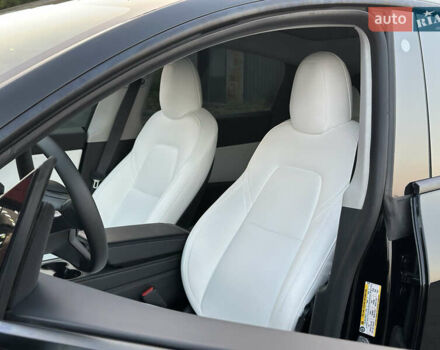 Чорний Тесла Model Y, об'ємом двигуна 0 л та пробігом 135 тис. км за 26499 $, фото 24 на Automoto.ua
