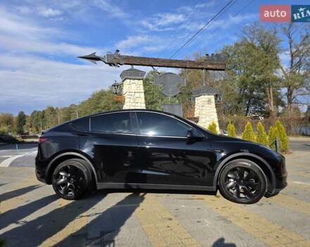 Черный Тесла Model Y, объемом двигателя 0 л и пробегом 27 тыс. км за 28999 $, фото 4 на Automoto.ua