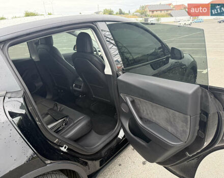 Тесла Model Y 2022 в Ужгороде на Automoto.ua Черный Тесла Model Y, объемом двигателя 0 л и пробегом 65 тыс. км за 26000 $, фото 12 на Automoto.ua