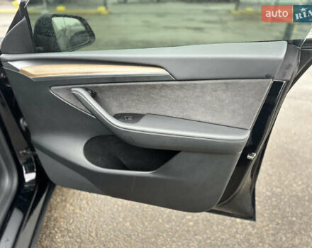 Чорний Тесла Model Y, об'ємом двигуна 0 л та пробігом 27 тис. км за 28900 $, фото 23 на Automoto.ua