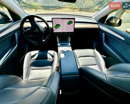 Черный Тесла Model Y, объемом двигателя 0 л и пробегом 50 тыс. км за 24999 $, фото 7 на Automoto.ua