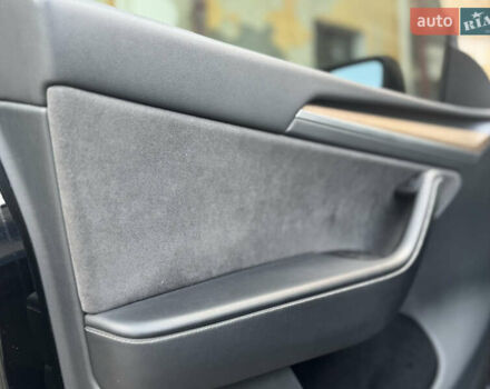 Черный Тесла Model Y, объемом двигателя 0 л и пробегом 58 тыс. км за 34500 $, фото 34 на Automoto.ua