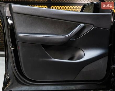 Черный Тесла Model Y, объемом двигателя 0 л и пробегом 155 тыс. км за 23000 $, фото 15 на Automoto.ua