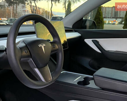 Черный Тесла Model Y, объемом двигателя 0 л и пробегом 121 тыс. км за 25750 $, фото 9 на Automoto.ua