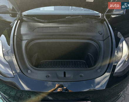 Черный Тесла Model Y, объемом двигателя 0 л и пробегом 136 тыс. км за 26199 $, фото 60 на Automoto.ua