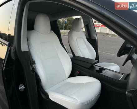 Чорний Тесла Model Y, об'ємом двигуна 0 л та пробігом 135 тис. км за 26499 $, фото 50 на Automoto.ua