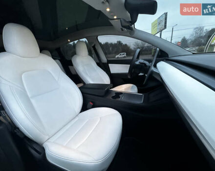 Черный Тесла Model Y, объемом двигателя 0 л и пробегом 85 тыс. км за 28000 $, фото 38 на Automoto.ua