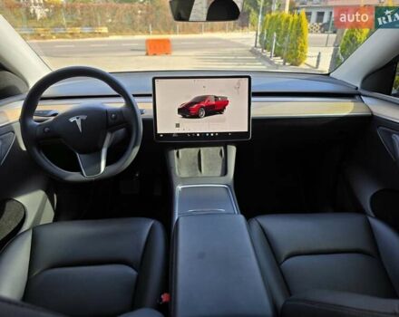 Черный Тесла Model Y, объемом двигателя 0 л и пробегом 27 тыс. км за 28999 $, фото 16 на Automoto.ua