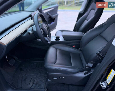 Черный Тесла Model Y, объемом двигателя 0 л и пробегом 53 тыс. км за 34999 $, фото 16 на Automoto.ua