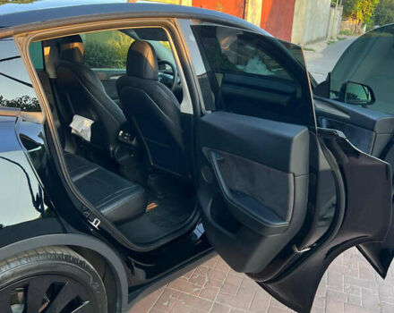 Черный Тесла Model Y, объемом двигателя 0 л и пробегом 44 тыс. км за 32500 $, фото 5 на Automoto.ua