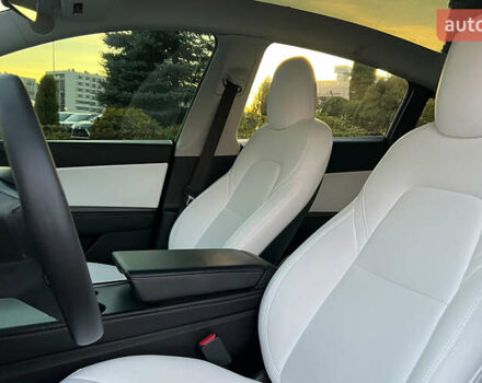 Черный Тесла Model Y, объемом двигателя 0 л и пробегом 121 тыс. км за 25750 $, фото 8 на Automoto.ua