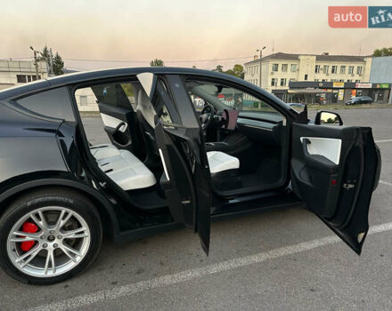 Чорний Тесла Model Y, об'ємом двигуна 0 л та пробігом 135 тис. км за 26499 $, фото 29 на Automoto.ua