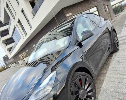 Черный Тесла Model Y, объемом двигателя 0 л и пробегом 27 тыс. км за 31300 $, фото 3 на Automoto.ua