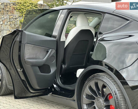 Чорний Тесла Model Y, об'ємом двигуна 0 л та пробігом 38 тис. км за 30799 $, фото 69 на Automoto.ua