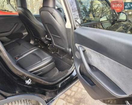 Черный Тесла Model Y, объемом двигателя 0 л и пробегом 19 тыс. км за 30900 $, фото 15 на Automoto.ua