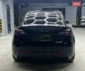 Черный Тесла Model Y, объемом двигателя 0 л и пробегом 1 тыс. км за 41500 $, фото 4 на Automoto.ua