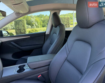 Черный Тесла Model Y, объемом двигателя 0 л и пробегом 1 тыс. км за 38999 $, фото 21 на Automoto.ua