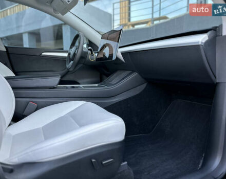 Тесла Model Y 2023 в Ровно на Automoto.ua Черный Тесла Model Y, объемом двигателя 0 л и пробегом 13 тыс. км за 28900 $, фото 22 на Automoto.ua