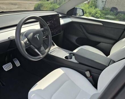 Черный Тесла Model Y, объемом двигателя 0 л и пробегом 19 тыс. км за 29500 $, фото 2 на Automoto.ua