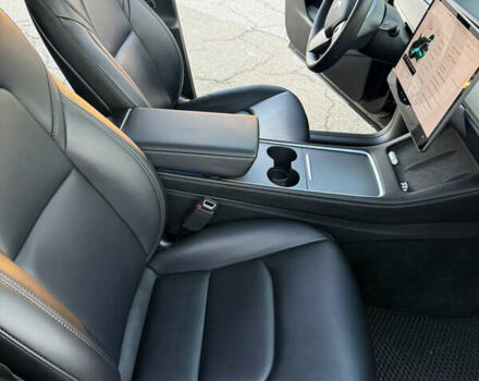 Черный Тесла Model Y, объемом двигателя 0 л и пробегом 33 тыс. км за 29999 $, фото 7 на Automoto.ua