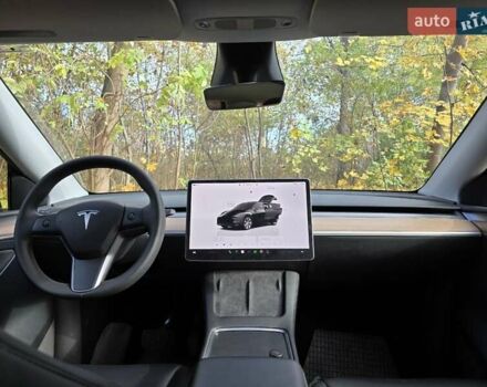 Черный Тесла Model Y, объемом двигателя 0 л и пробегом 37 тыс. км за 30800 $, фото 3 на Automoto.ua