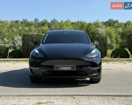 Черный Тесла Model Y, объемом двигателя 0 л и пробегом 1 тыс. км за 38999 $, фото 1 на Automoto.ua