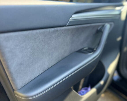 Черный Тесла Model Y, объемом двигателя 0 л и пробегом 35 тыс. км за 36000 $, фото 13 на Automoto.ua