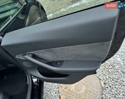 Черный Тесла Model Y, объемом двигателя 0 л и пробегом 35 тыс. км за 37900 $, фото 38 на Automoto.ua