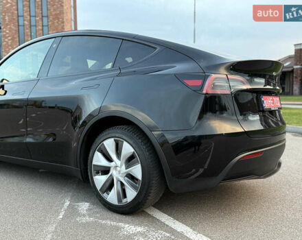 Черный Тесла Model Y, объемом двигателя 0 л и пробегом 67 тыс. км за 33490 $, фото 9 на Automoto.ua