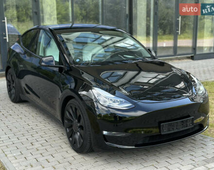 Черный Тесла Model Y, объемом двигателя 0 л и пробегом 13 тыс. км за 28900 $, фото 4 на Automoto.ua
