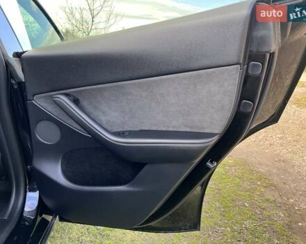 Черный Тесла Model Y, объемом двигателя 0 л и пробегом 36 тыс. км за 24500 $, фото 17 на Automoto.ua