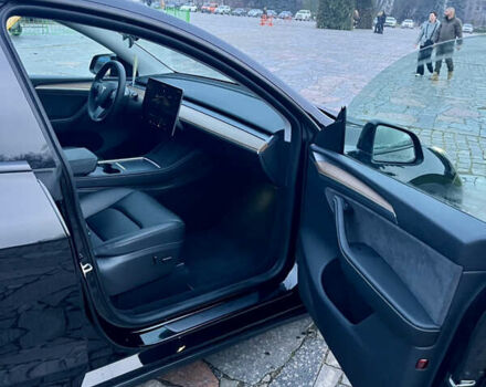 Черный Тесла Model Y, объемом двигателя 0 л и пробегом 59 тыс. км за 25950 $, фото 12 на Automoto.ua