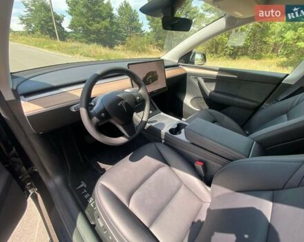 Черный Тесла Model Y, объемом двигателя 0 л и пробегом 6 тыс. км за 34000 $, фото 8 на Automoto.ua