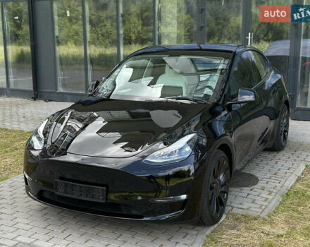 Черный Тесла Model Y, объемом двигателя 0 л и пробегом 13 тыс. км за 28900 $, фото 2 на Automoto.ua