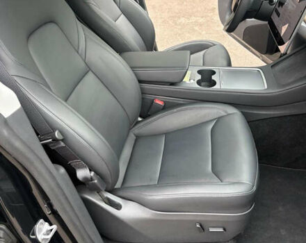 Чорний Тесла Model Y, об'ємом двигуна 0 л та пробігом 27 тис. км за 27399 $, фото 17 на Automoto.ua