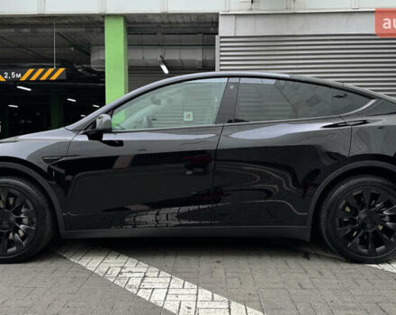 Черный Тесла Model Y, объемом двигателя 0 л и пробегом 28 тыс. км за 29000 $, фото 4 на Automoto.ua
