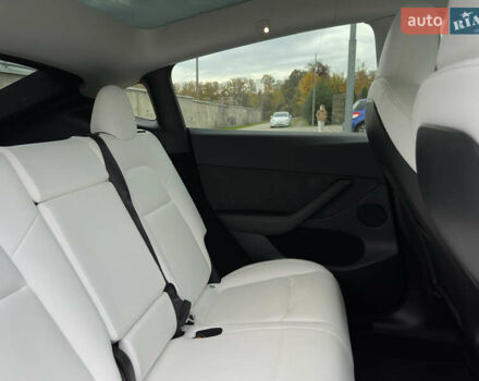Чорний Тесла Model Y, об'ємом двигуна 0 л та пробігом 38 тис. км за 30799 $, фото 89 на Automoto.ua