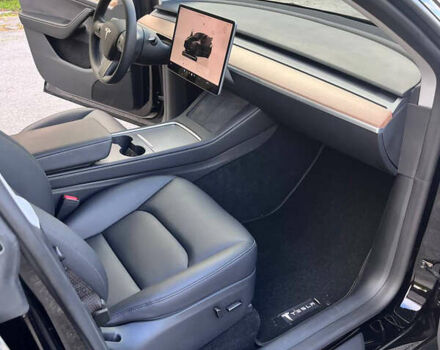Черный Тесла Model Y, объемом двигателя 0 л и пробегом 35 тыс. км за 26500 $, фото 3 на Automoto.ua
