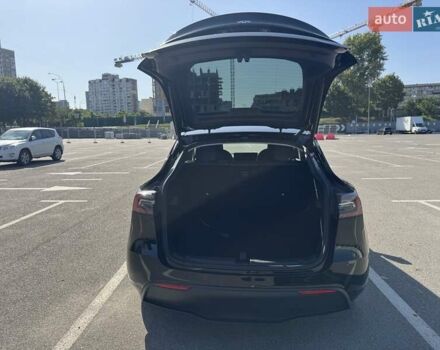 Черный Тесла Model Y, объемом двигателя 0 л и пробегом 23 тыс. км за 30500 $, фото 3 на Automoto.ua