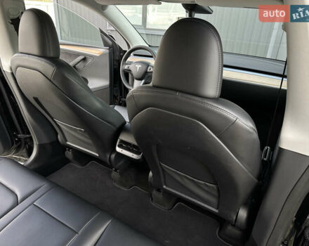 Черный Тесла Model Y, объемом двигателя 0 л и пробегом 39 тыс. км за 25000 $, фото 14 на Automoto.ua