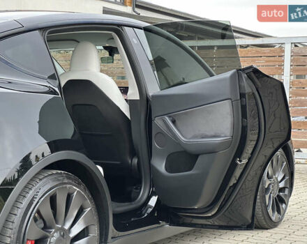 Чорний Тесла Model Y, об'ємом двигуна 0 л та пробігом 38 тис. км за 30799 $, фото 84 на Automoto.ua
