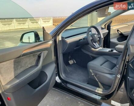 Черный Тесла Model Y, объемом двигателя 0 л и пробегом 12 тыс. км за 23200 $, фото 29 на Automoto.ua