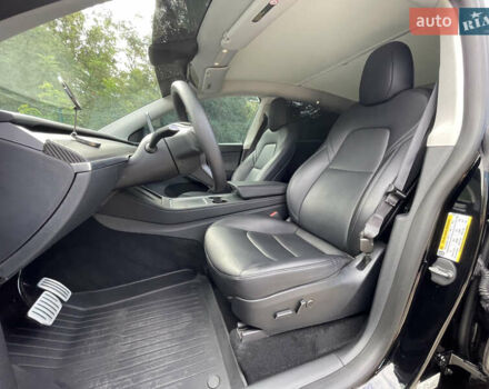 Черный Тесла Model Y, объемом двигателя 0 л и пробегом 39 тыс. км за 31000 $, фото 27 на Automoto.ua