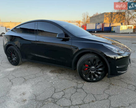 Черный Тесла Model Y, объемом двигателя 0 л и пробегом 33 тыс. км за 29999 $, фото 2 на Automoto.ua