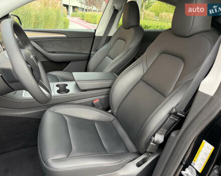 Тесла Model Y 2023 в Киеве на Automoto.ua Черный Тесла Model Y, объемом двигателя 0 л и пробегом 29 тыс. км за 34999 $, фото 32 на Automoto.ua