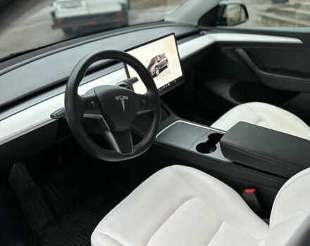 Черный Тесла Model Y, объемом двигателя 0 л и пробегом 98 тыс. км за 27000 $, фото 8 на Automoto.ua