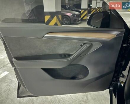 Черный Тесла Model Y, объемом двигателя 0 л и пробегом 39 тыс. км за 29500 $, фото 18 на Automoto.ua